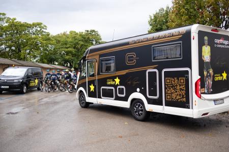 Sprejem kolesarjev na Zmagovalni turi za dober namen v Domžalah, foto: Jure Gubanc/Občina Domžale